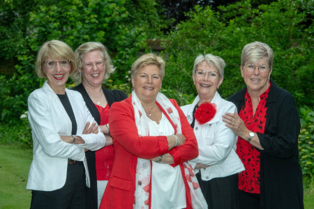 bestuur 2024 (Anne- Marie, Loes, Bertie, Aletty en Petra)